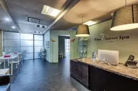 Luxury Ocean front condo Phase II Beautifully Decorated