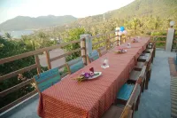 Hillside 2-bedroom villa Koh Tao with great view, pool, WiFi, AC