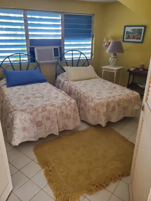 Sonido Del Mar, Island Retreat, 9 minute walk to the beach
