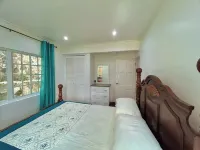 Spacious Family Cottage with Tropical Views Hoteles en 