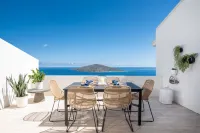 Ocean View Suite - Luxe Comfort Near Magens Bay!