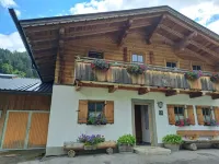 Ferienhaus Riepleralm im Gschlösstal mit Großvenediger. Haustierfreundlich! Matrei in Osttirol 호텔