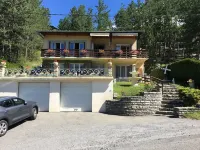 Superbe Appartement en rez de Chaussée de Villa Plein sud Hotels in Barcelonnette