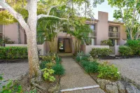 Beautiful Ground Floor Siesta Key  Unit Heated Pool,  Beach and Fishing Pier