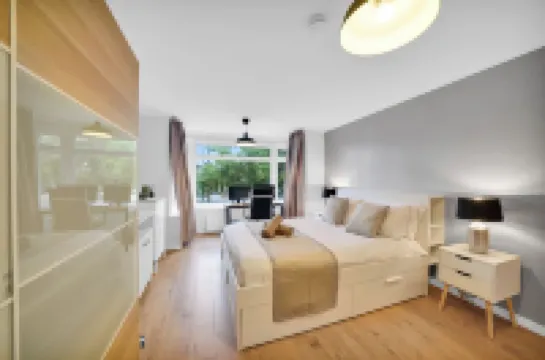Luxurious 5 BED | 10 mins from Wembley | 4 Bath | Gym | Jacuzzi