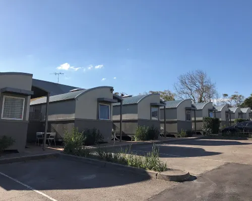 Travellers Motor Village Hotels in Mayfield West