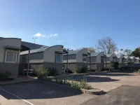 Travellers Motor Village Hotels in Mayfield West