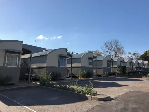 Travellers Motor Village