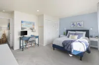 3BR 3BA Condo - Steps away from Beach, Pool and Dining!
