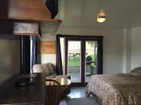 Sauble River Marina and Lodge Resort - Beach