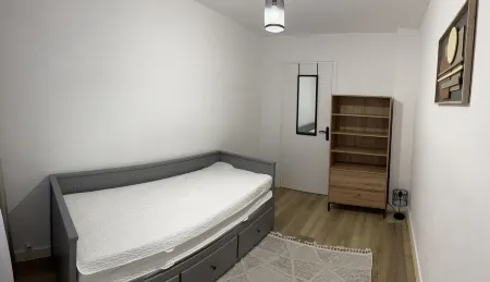 Appartement Cocon Chic et Refait à Neuf : Votre Coin Douillet en Ville