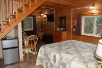 Caribou Cabins Hotels in Tok