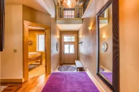 Bear Meadows Lodge - Hot Tub - Tahoe Donner 6 Bedroom Home by RedAwning - Jacuzzi