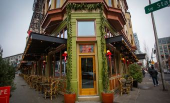 McMenamins Crystal Hotel