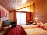 Alpenmotel Säuling Hotels near Old Monastery St. Mang