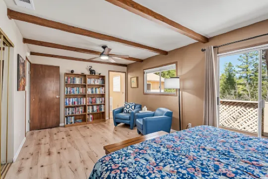 Tranquil Retreat - 家庭帶寬敞的露台和燒烤設施 4 卧室家庭