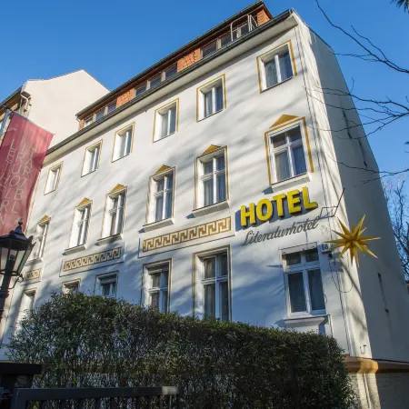 Das Literaturhotel Berlin Отели рядом с достопримечательностью «Лихтерфельде»