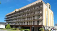 Studio 9 Inn & Suites فنادق في ديكاتور