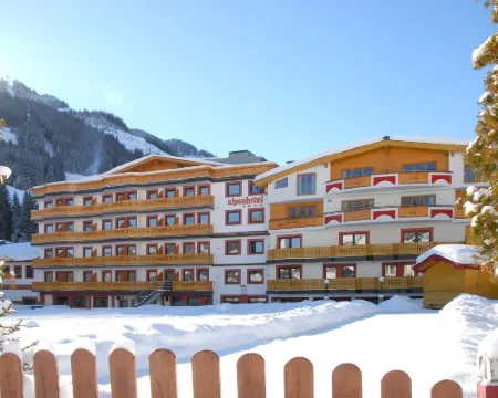 Jufa Alpenhotel Saalbach Hoteles en Saalbach