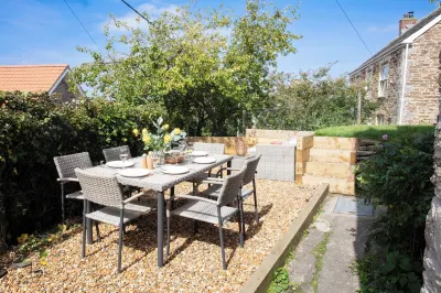 Bro Tref Cottage Hotels near The Herring Restaurant