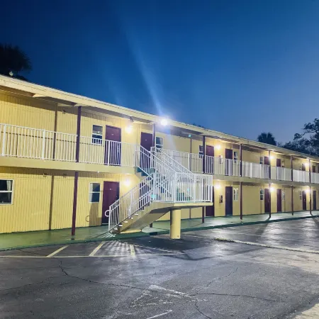Royal Inn Отели рядом с достопримечательностью «Бич Стрит»