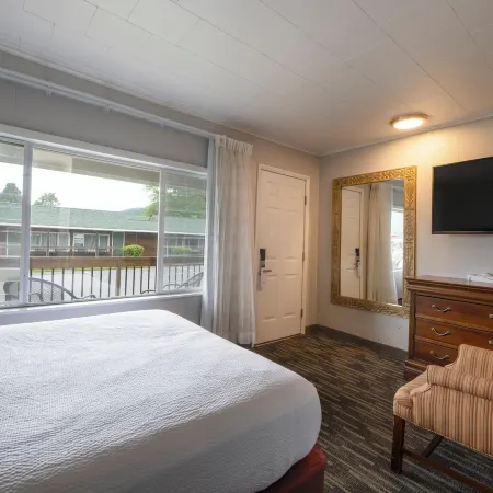 Scotty's Lakeside Resort