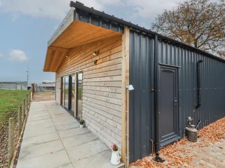 Elliw Отели рядом с достопримечательностью «Руфин Скул»