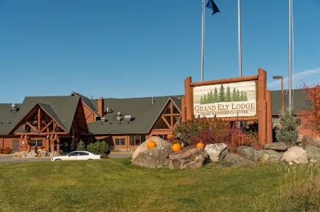 格蘭德伊利旅館度假村及會議中心