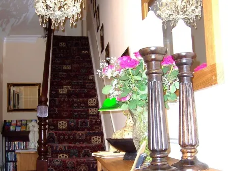 South Lodge Guest House Отели в г. Бармстон