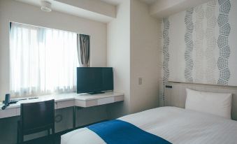 Hamilton Hotel Blue