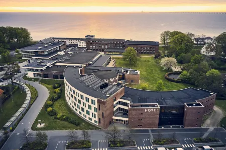 Nyborg Strand Hotel & Konference Отели в г. Frorup