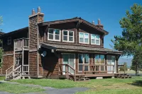 Quickdraw by Kabino Satellite WiFi Awesome Location Sleds Welcome Condo on Golf Course - parking