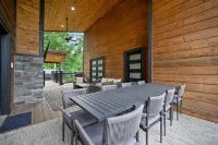 Bearly Creekin' Stay for 14! Hotels in McCurtain County