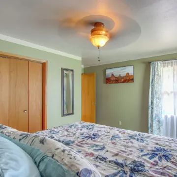 Walk to Park: Waterloo Home w/ Furnished Deck