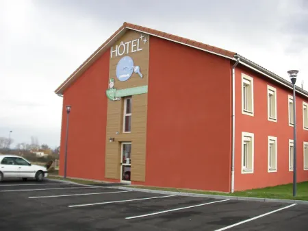 Les Étoiles du Forez Отели в г. Монверден