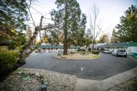 Outside Inn - Parking
