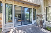 Queen Esther 2425 Condo