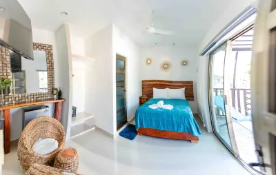 Hotel Naomi City Center Hotels near Laguna de los 7 colores