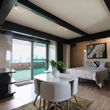 The Tropical Nest Womens Shared Hostel Room