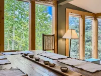 High Altitude Haven 3 Bedroom Home by RedAwning Hotels in Fairplay