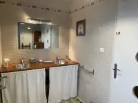 Fully self-contained garden apartment Hôtels à : Porcheville