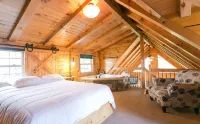 Pine Cove Treehouses & Cabins - Balkon