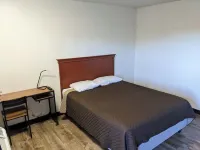 K&E Motor Inn - Parking