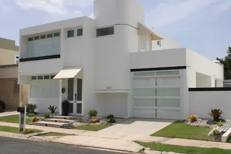 Family-Friendly Oasis in Gated Community, Fast Wi-Fi, Pickleball, Free Parking!