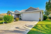 Pet-friendly Villages Home, Walk to Golf & Pool! - 4-Star