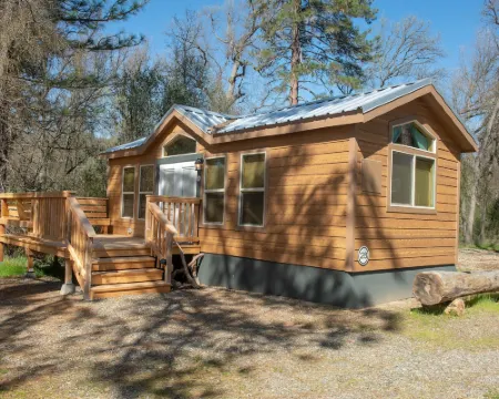 Sierra Meadows Hotels in Madera County