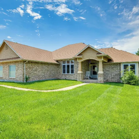 Junction City Home w/ Hot Tub - Near Milford Lake!