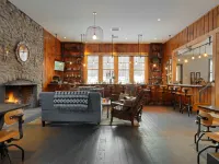 MAD River Barn Hotels in Fayston
