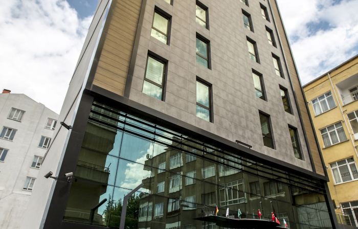 Honour Hotel