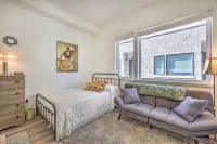 Boise Townhome w/ Rooftop Deck, 2 Mi to Downtown! - Apartments